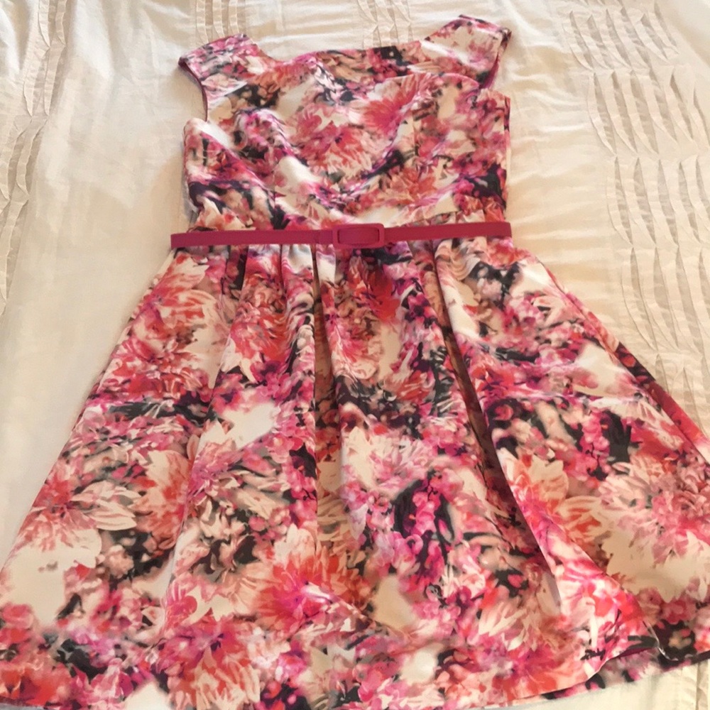 Gorgeous bright pink dress from Eliza J. Size 6